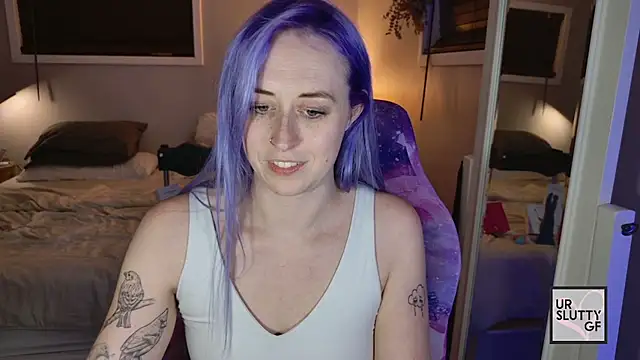 Ursluttygf - dildo tip tease + eye contact