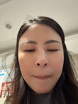 YaoYao8888 - 给哥哥们脱掉内裤直播2分钟