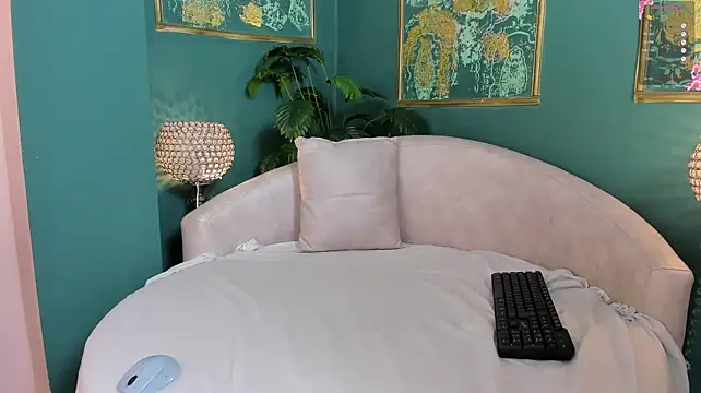 Sara_Gomez - suck fingers and rub clit