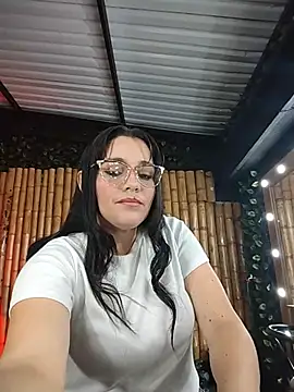 Astrid_williams - Show tits for 5 minutes