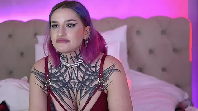 ElviraRae - squeeze my boobs