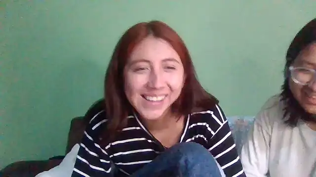 Sarah12333 - En cuatro las dos