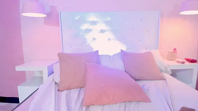ScarlettBlaair - Close tits on cam
