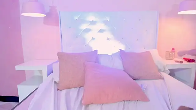 ScarlettBlaair - Close tits on cam