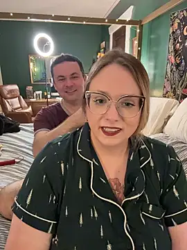 Thatcutegirlwtheglasses - titty drop!