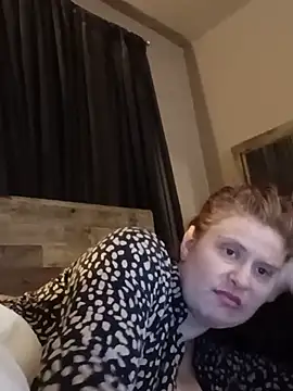 JulieetteLatte - 🌺Rub pussy while moaning