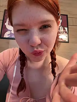 Freaky__Nikki - pussy play in doggy pose under the table
