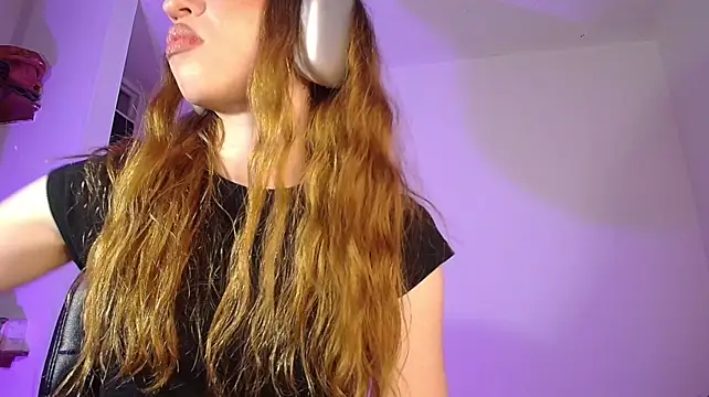 Sara_lee01 - Sensual dance + close-up teasing
