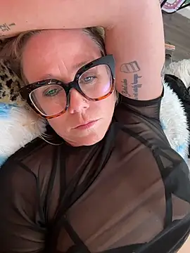 Goodgirlbabydoll - Clit play!