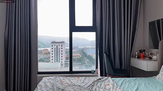 Eva_Collinss - Flash my Pussy Missionairy