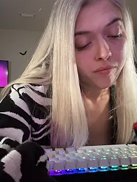 Rainsworld420 - Tittie time