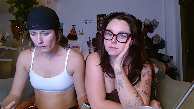 LilBongo1 - MAKEOUT NAKED