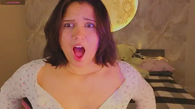 VivienRoss_ - blow kiss