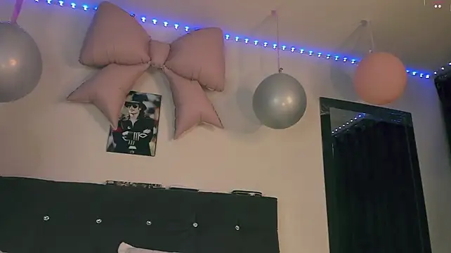 Maggie_1 - Show me that pretty pussy ,use you domi