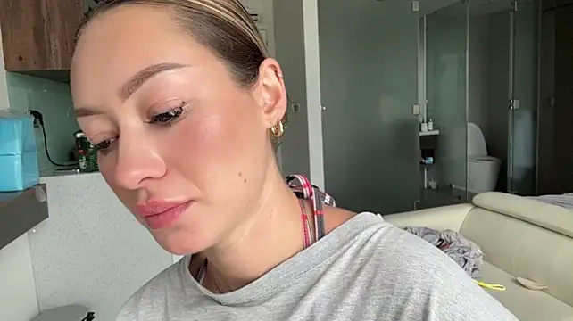 AngelynFusi - show my tongue