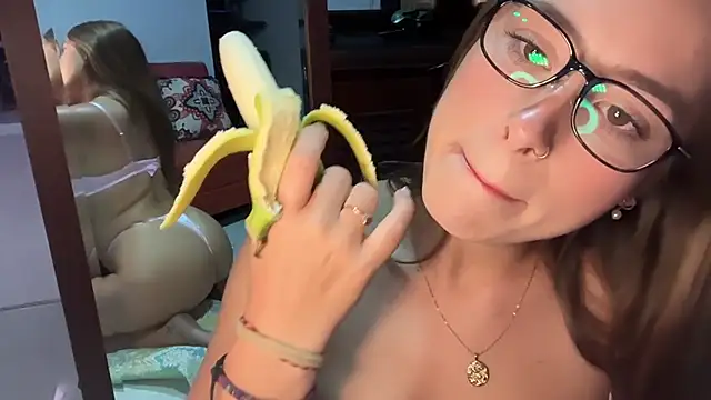 Karinaaaxx - pillow ride