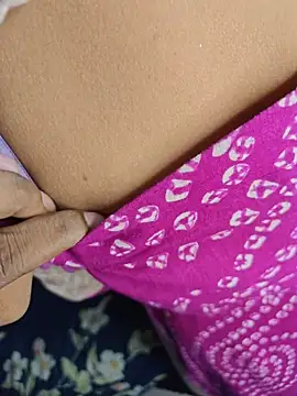 Younger_Couples - boobs show