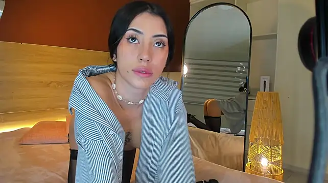 Catyloves - dildo inside?