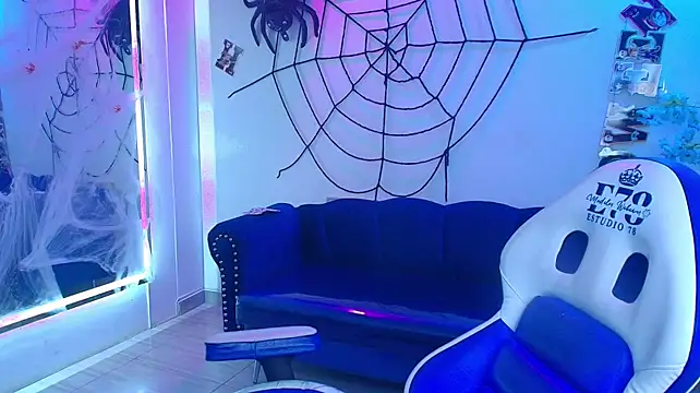 Silvana_lane - 2 fingers in my ass 🍑✌
