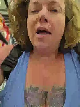 Julimonroe - Bounce & suck these DDD tits 🔥