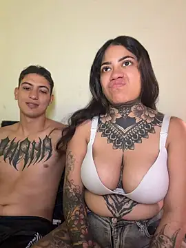 Aliensexy - Show big boobs and licking nipples