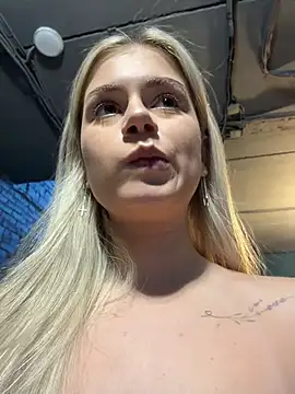 NinaVerse - domi in pussy + squirt