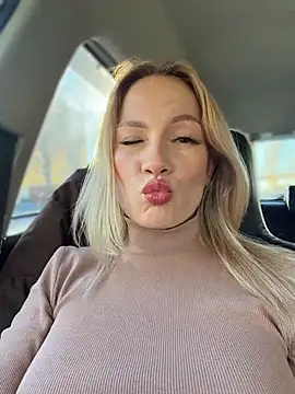 LavenderHot - Show pussy slap pussy