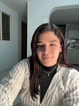 momo_hancock01