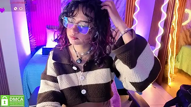Kristen_tay - send a kiss for me 😘