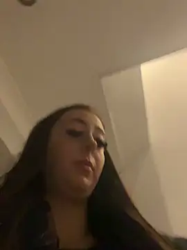 BrunetteBarbieXx_