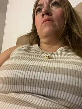 SCARLET-20 - Total naked + Spit tits🤤