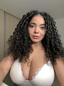 Curlyierr - Slide your hard cock in middle my tits