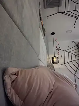 IvonneOwen - MACHINE fuck w DOMI on my clit