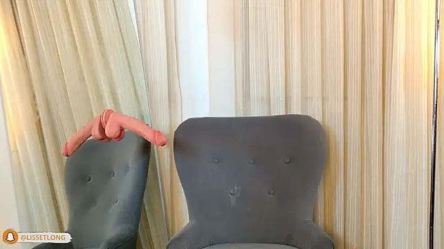 Lissetlong69 - Naughty Blowjob on the mirror