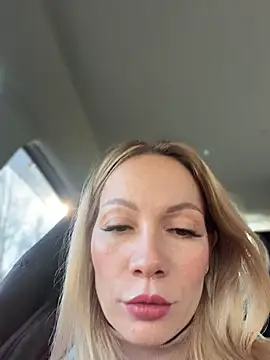 LavenderHot - Show pussy slap pussy