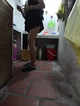 Hara_lusia83 - The girl is sexy, big, and seductive.