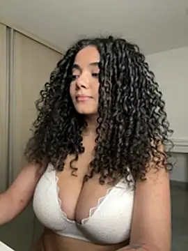 Curlyierr - Slide your hard cock in middle my tits
