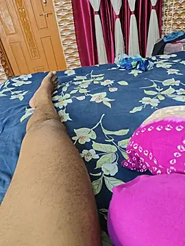 Younger_Couples - boobs show