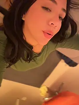Vellaah - Plug in ass & chair tease