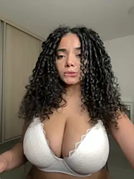 Curlyierr - Slide your hard cock in middle my tits