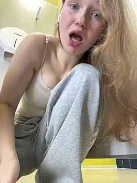 RussianWoman - stay in doggy and🍑show ass🍑in panty