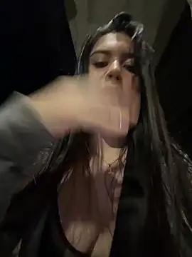 VAL_PRINCESS - playing with my pussy in public 🔥✨