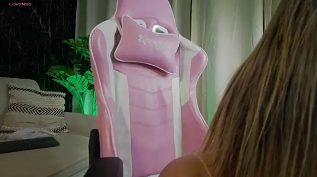 Emily_Foxx01