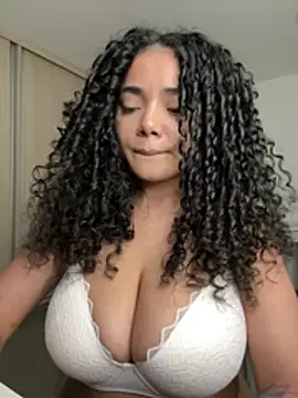 Curlyierr - Slide your hard cock in middle my tits