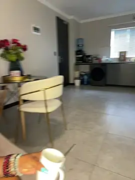 CurvyDesire1