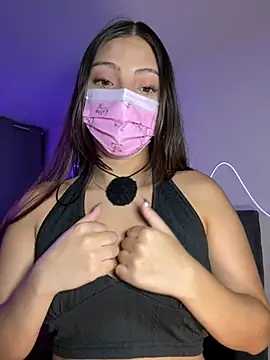 D-Bunnyyy - FLASH BOOBS + NIPPLE PINCH