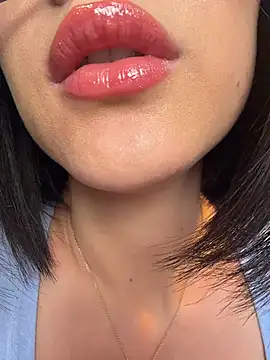 SeleneHale - Enjoy my rose toy in my clit
