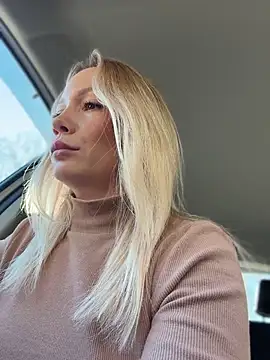 LavenderHot - Show pussy slap pussy