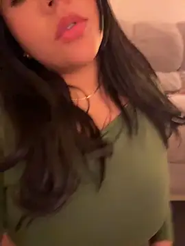 Vellaah - Plug in ass & chair tease