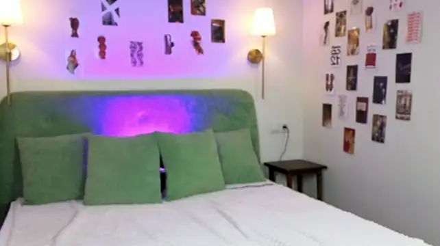 Kiara_beauty - stretch on the bed
